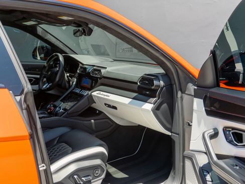Used 2023 Lamborghini Urus S AWD/4WD image 60