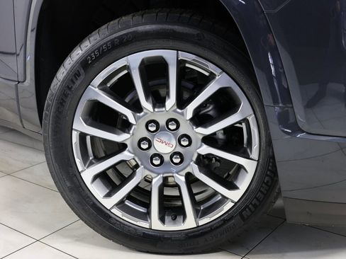 Used 2023 GMC Acadia Denali w/ Denali Technology Package AWD/4WD image 14