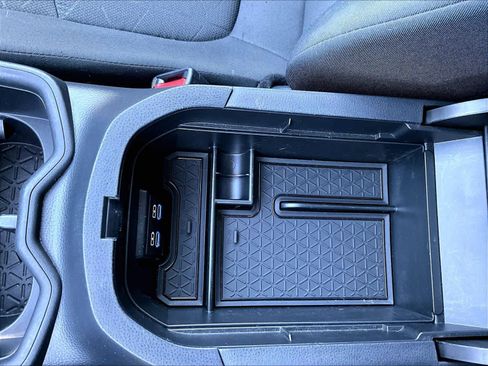 Used 2022 Toyota RAV4 XLE w/ Convenience Package FWD image 35