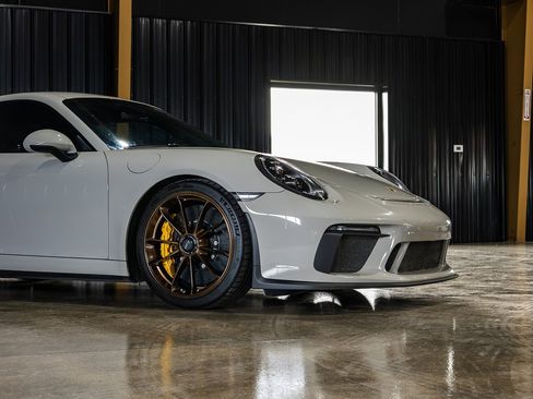 Used 2018 Porsche 911 GT3 RWD image 6