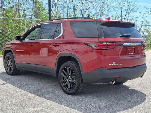 Used 2023 Chevrolet Traverse LT AWD/4WD image 7