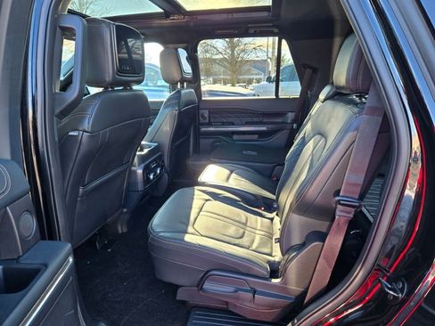 Used 2023 Ford Expedition Platinum image 16