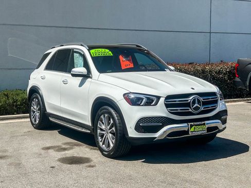 Used 2022 Mercedes-Benz GLE 350 w/ Premium Package image 3