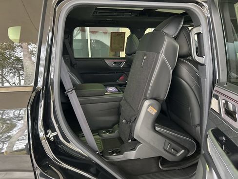 Used 2025 INFINITI QX80 Autograph AWD/4WD image 42