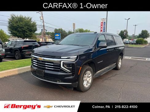 Used 2026 Chevrolet Suburban LT w/ Comfort Package AWD/4WD image 3