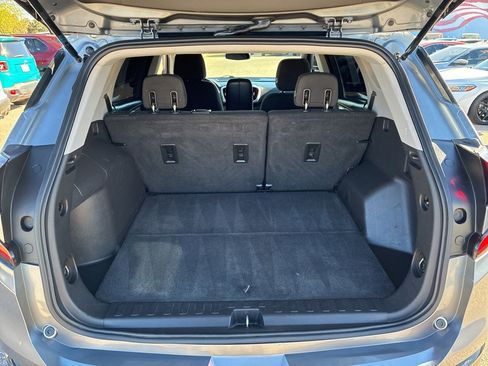 Used 2020 GMC Terrain SLE w/ Elevation Edition image 21