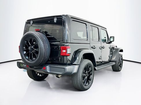 Used 2022 Jeep Wrangler Sahara w/ Cold Weather Group image 9