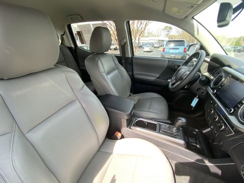 Certified 2021 Toyota Tacoma SR5 image 17