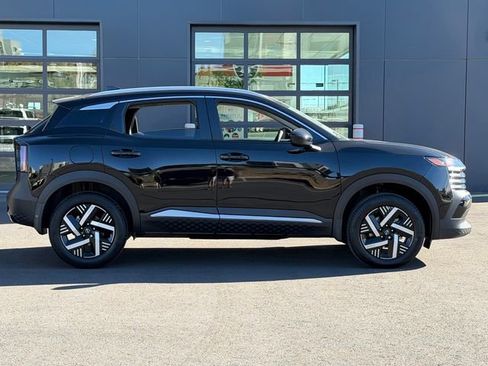 New 2026 Nissan Kicks SV w/ SV Premium Package FWD image 7