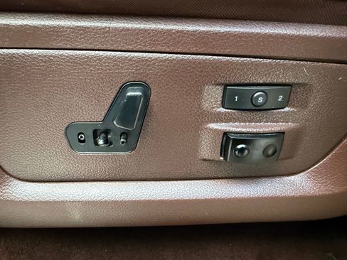 Used 2017 RAM 3500 Laramie Longhorn image 17