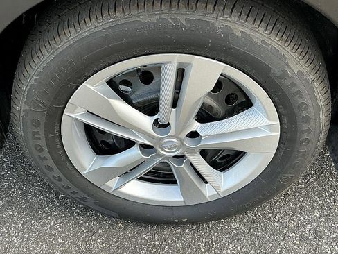 New 2025 Nissan Kicks S image 10