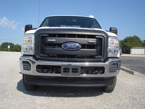 Used 2016 Ford F250 XL w/ Power Equipment Group image 3