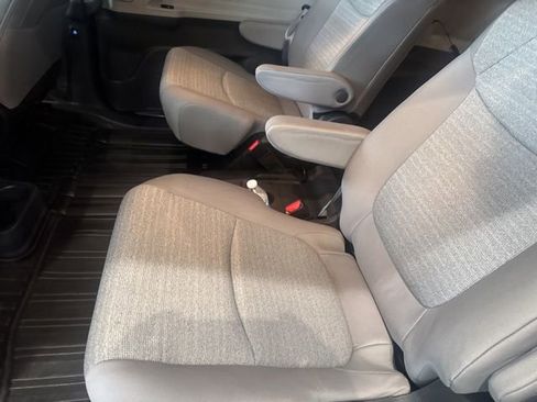 Certified 2023 Toyota Sienna LE FWD image 21