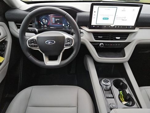 New 2026 Ford Explorer Active w/ Active Comfort Package image 4