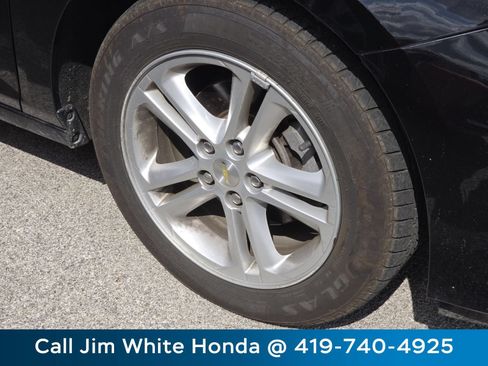 Used 2017 Chevrolet Cruze LT w/ Sun And Sound Package FWD image 13
