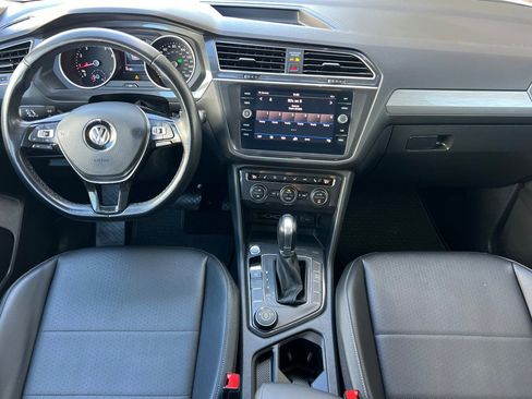 Used 2019 Volkswagen Tiguan SE w/ Panoramic Sunroof Package AWD/4WD image 13