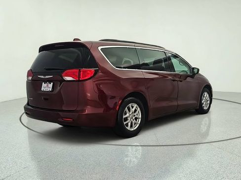 Used 2020 Chrysler Voyager LX w/ Cold Weather Group FWD image 6