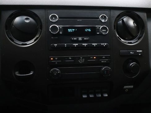 Used 2015 Ford F250 XL w/ Power Equipment Group AWD/4WD image 20