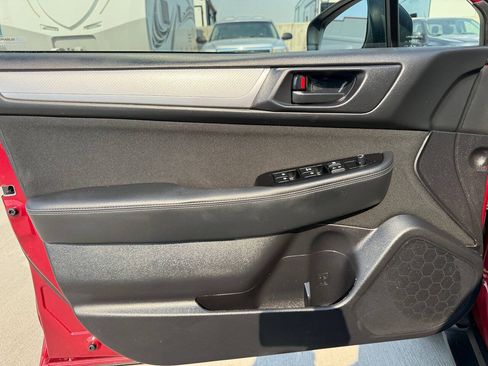 Used 2018 Subaru Outback 2.5i AWD/4WD image 28