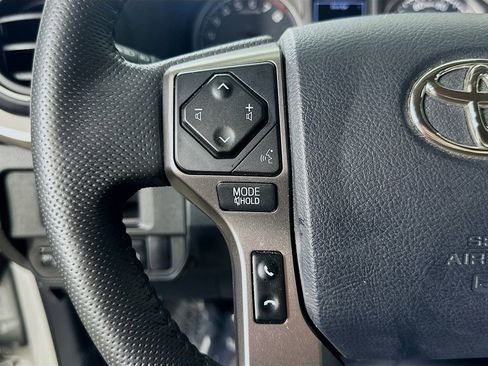 Used 2018 Toyota Tacoma SR5 image 22
