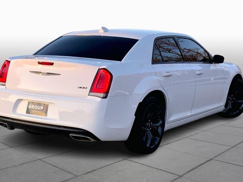 Used 2023 Chrysler 300 Touring w/ Sport Appearance Package image 13