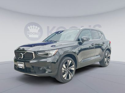 Used 2023 Volvo XC40 B5 Plus w/ Climate Package