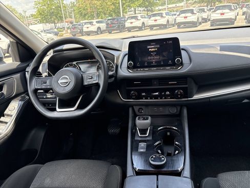 Certified 2024 Nissan Rogue SV AWD/4WD image 4