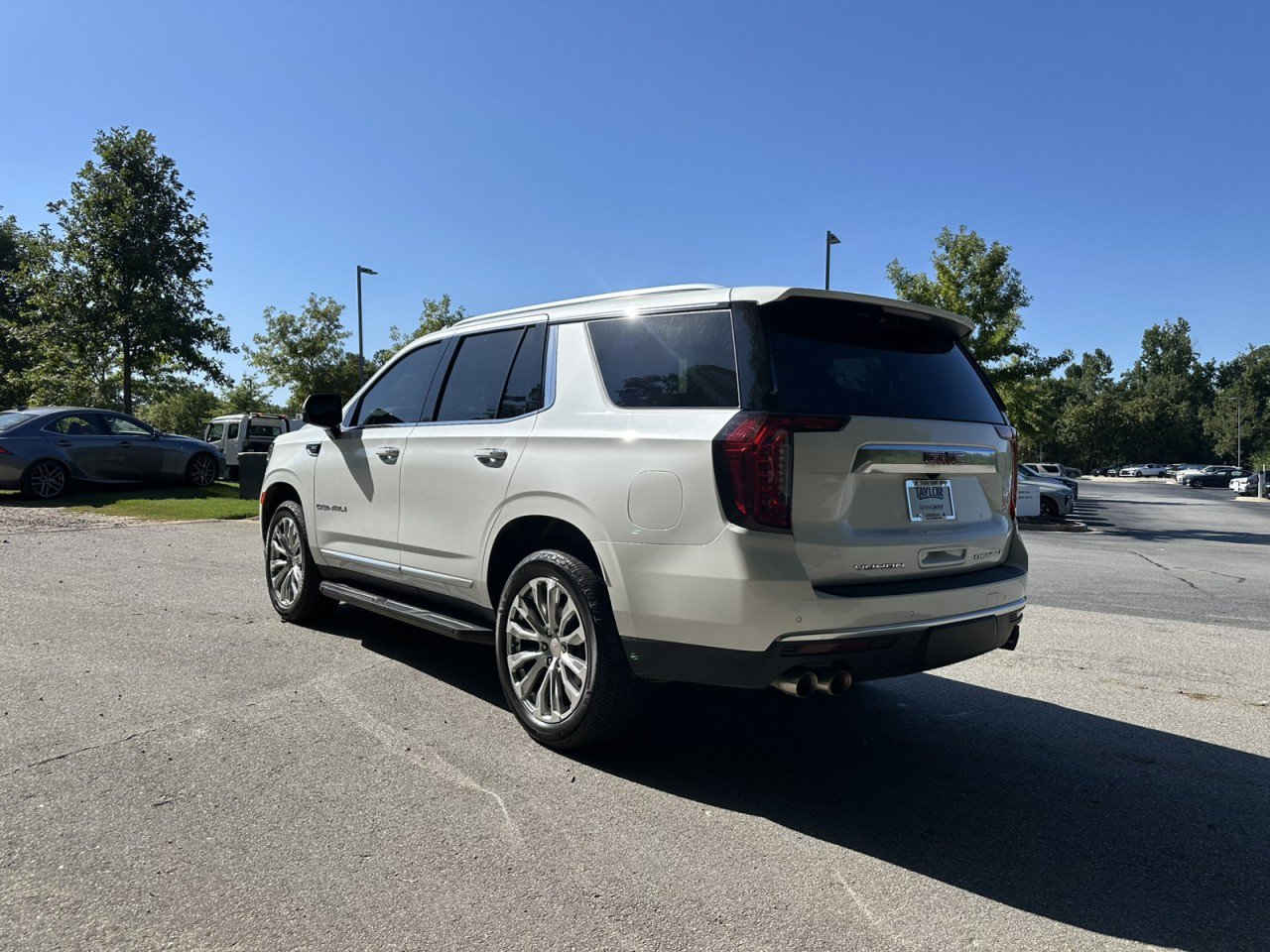 Used 2024 GMC Yukon Denali AWD/4WD image 3