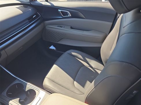 New 2026 Kia Carnival LXS image 15