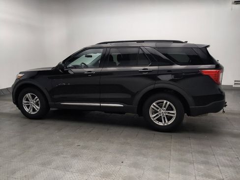 Used 2022 Ford Explorer XLT w/ Equipment Group 202A AWD/4WD image 3