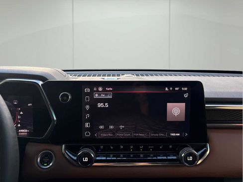 Used 2023 GMC Canyon AT4 w/ AT4 Premium Package image 41