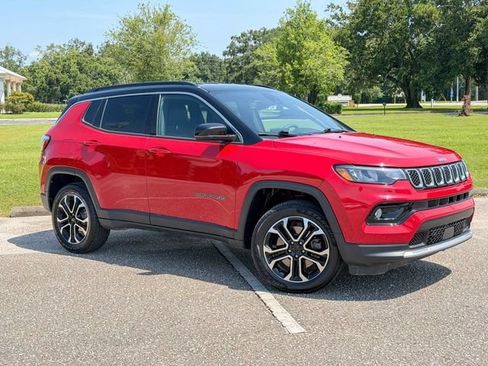 Used 2023 Jeep Compass Limited AWD/4WD image 1