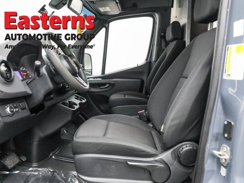 Used 2019 Mercedes-Benz Sprinter 170 image 14