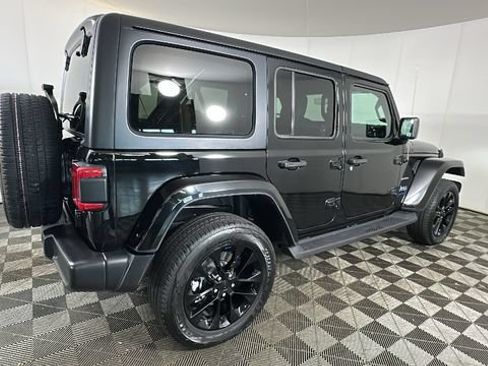 Used 2023 Jeep Wrangler Unlimited Sahara w/ Cold Weather Group AWD/4WD image 2