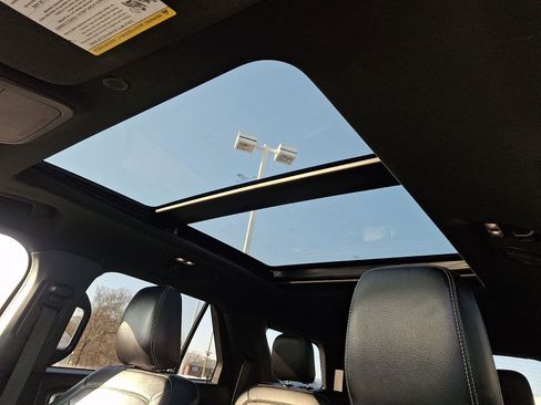 Used 2020 Ford Explorer XLT w/ Equipment Group 202A image 15