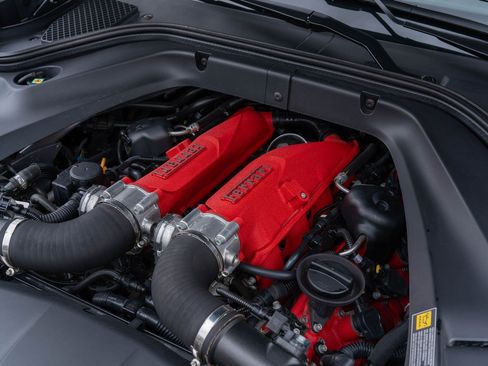 Used 2017 Ferrari California T RWD image 25