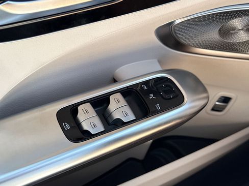 New 2026 Mercedes-Benz C 300 Sedan image 16
