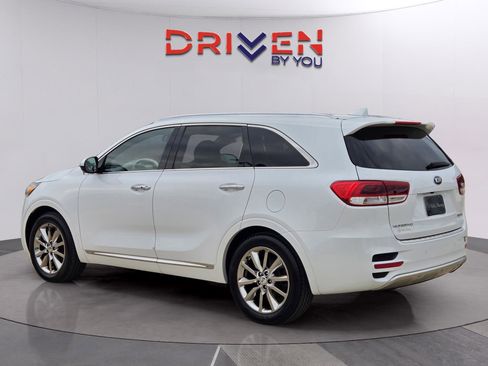 Used 2018 Kia Sorento SX image 3
