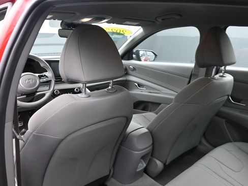 Certified 2025 Hyundai Elantra Sport image 20