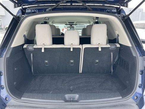 Used 2022 Nissan Pathfinder SV image 24