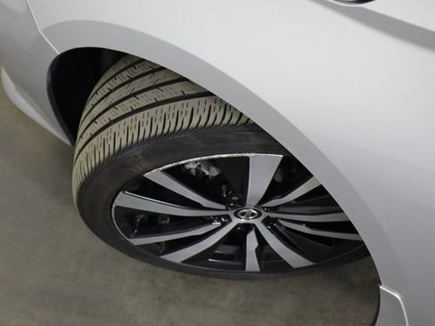 Used 2020 Nissan Altima 2.5 SR w/ Premium Package FWD image 39