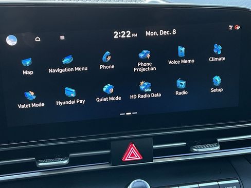 Used 2025 Hyundai Elantra SEL image 31