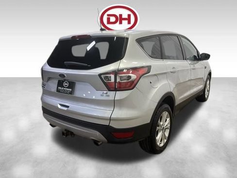 Used 2017 Ford Escape SE image 12