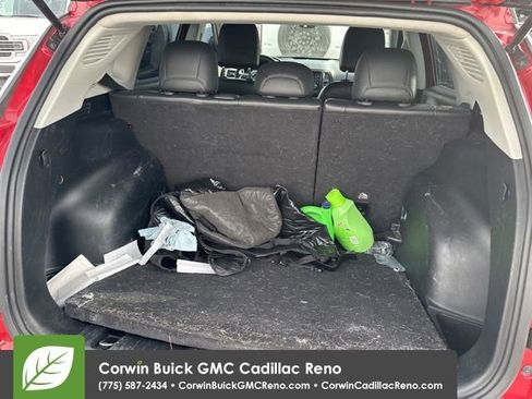 Used 2018 Jeep Compass Latitude w/ Cold Weather Group image 13