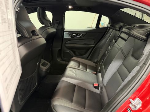 Used 2019 Volvo S60 T6 R-Design image 27