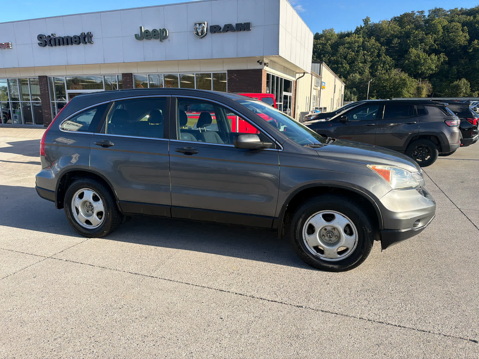 Used 2011 Honda CR-V LX image 2