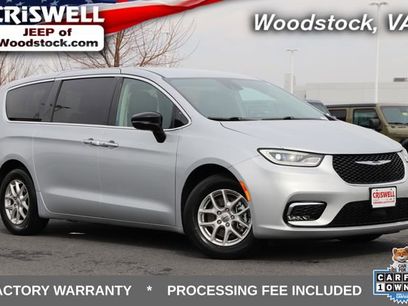 Used 2024 Chrysler Pacifica Touring-L