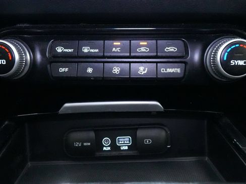 Used 2018 Kia Stinger RWD image 30