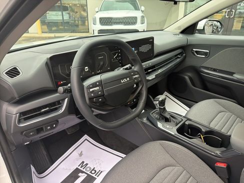 New 2025 Kia K4 EX image 31