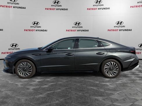 Certified 2025 Hyundai Sonata Limited FWD image 6